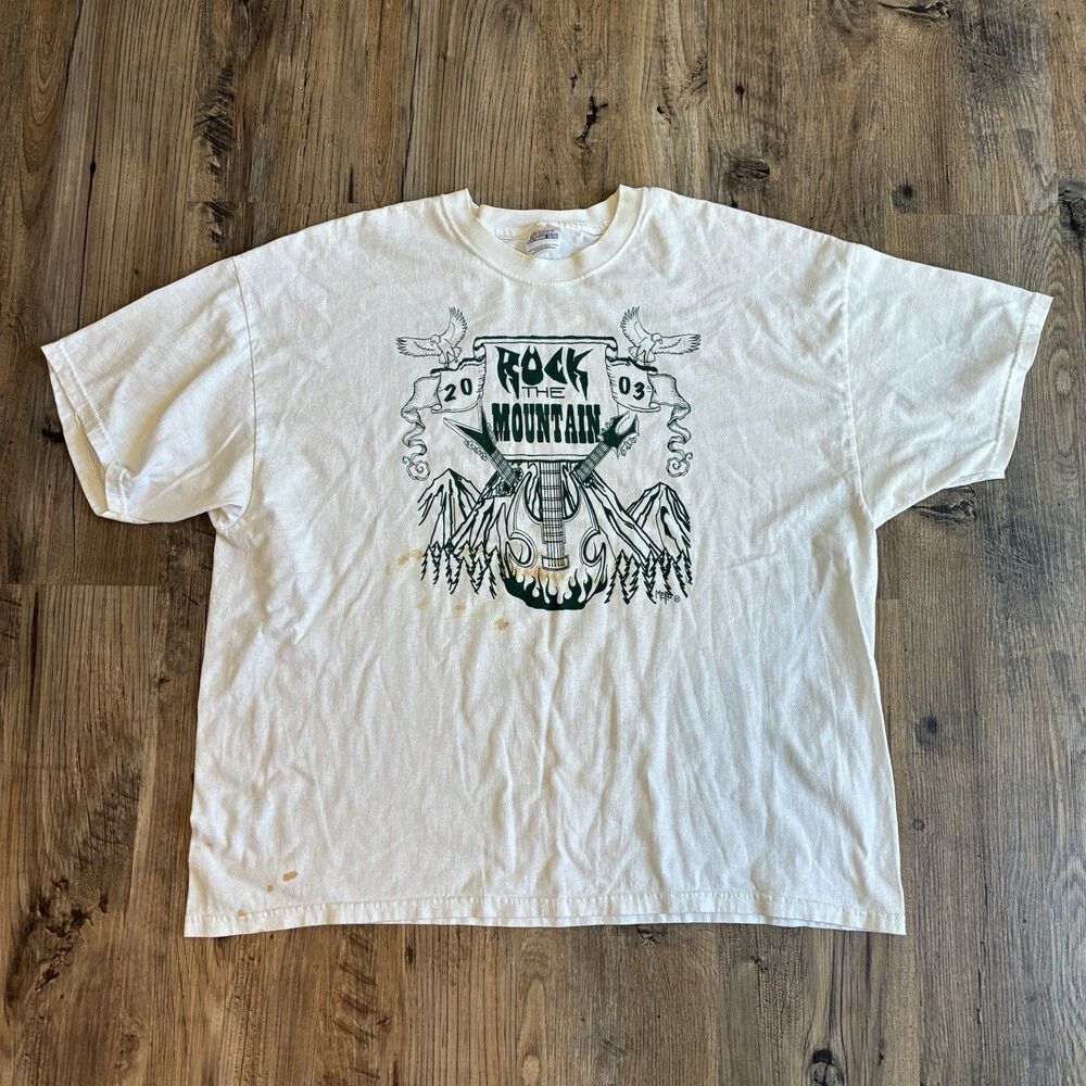 Hanes Heavyweight 50/50 2003 White Rock the Mountain Graphic T-Shirt Men's XL